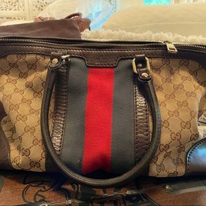 Handbag not sure if Gucci